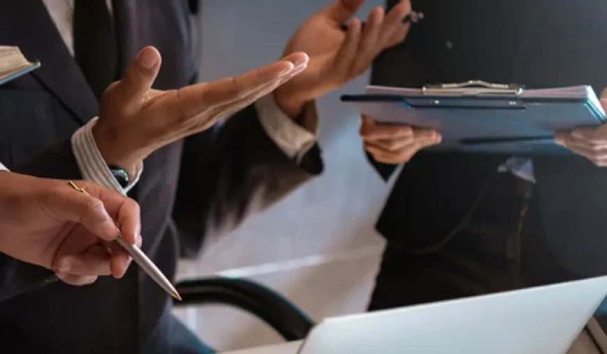 How Corporate Lawyers in the Dubai Support Company Formation and Expansion