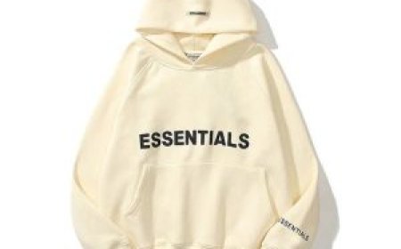Essential Hoodie for a Sporty Look