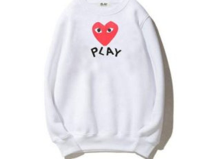 Come Abbinare Accessori Comme des Garçons in Italia