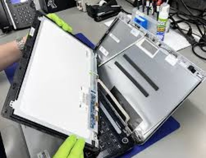 Understanding Laptop Screen Problems and the Importance of Timely Repairs