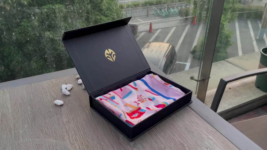 Custom Apparel Boxes With Dynamic Brand Graphics