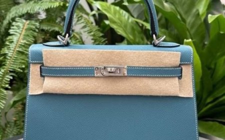 Top Fashion Tips for Styling Luxury-Inspired Handbags
