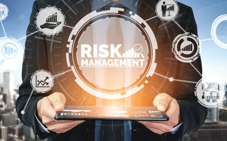 Managing Risk and Compliance in Modern Workplace Communications