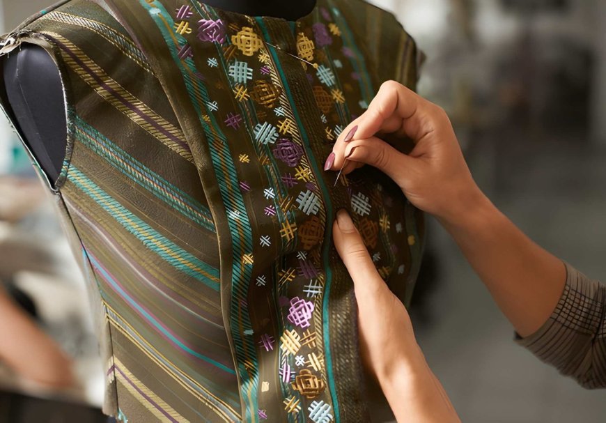 How Do You Choose the Right Ladies Tailor for Perfect Fitting?