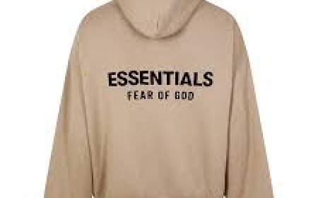 Essentials Hoodie: Where Simplicity Meets Luxury