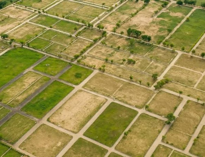 Why Investors Are Choosing Skymarx Plots Kharkhoda Over Other Projects