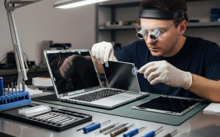 MacBook LCD Replacement Near Witney: Reliable Screen Repair Solutions