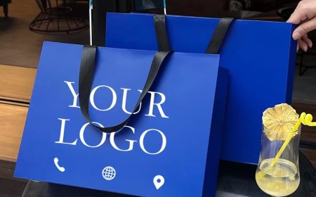 Custom Shopping Bags: Packaging That Carries Your Brand
